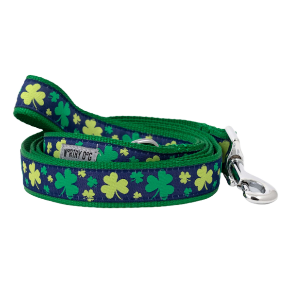 LUCKY-ST-PATRICKS-DAY-SHAMROCK-DOG-LEASH_1c87d295-3f83-408b-b069-9737bbb17107